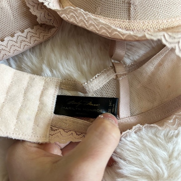 Marilyn Monroe padded bra size 34C - Picture 3 of 3